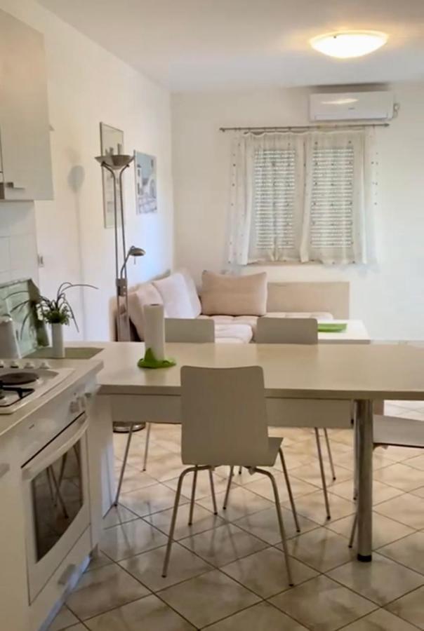 Apartmán Jersani Murter Exteriér fotografie